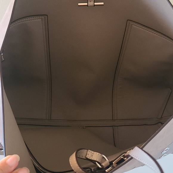 Tory Burch - Picture 3 of 6